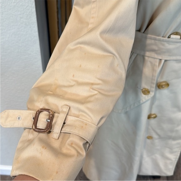 Authentic Burberry trench coat with belt - Picture 9 of 13